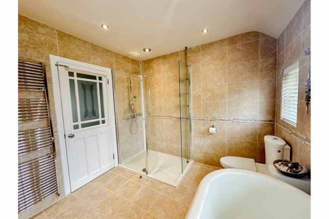 Family Bathroom 