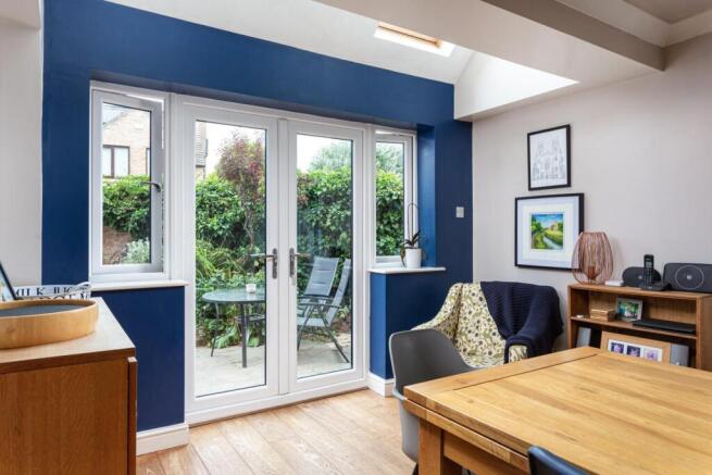 5 bed Detached for sale Image 5