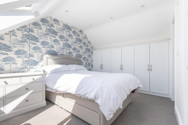 4 bed Semi-Detached for sale Image 12