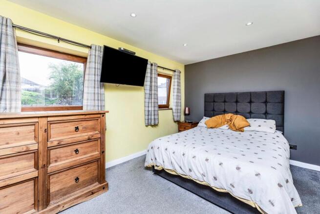 3 bed Semi-Detached for sale Image 12