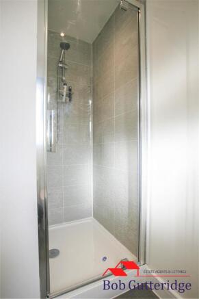 EN SUITE SHOWER ROOM