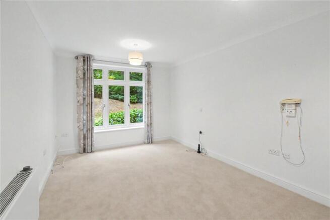 2 bed Apartment for sale Image 6