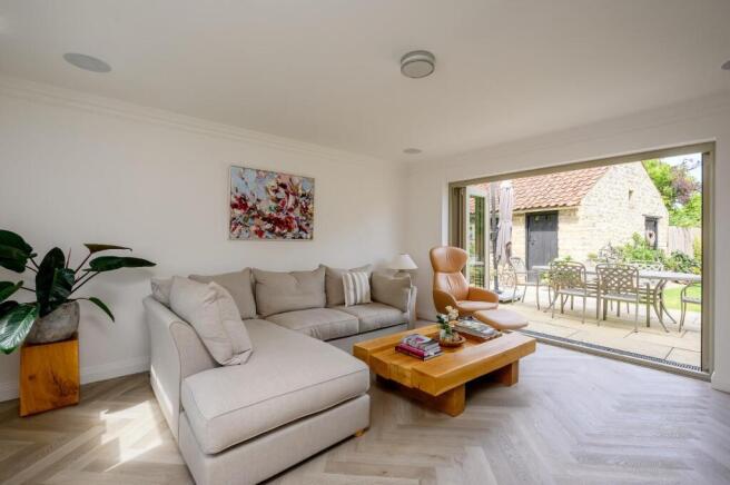 4 bed House for sale Image 9