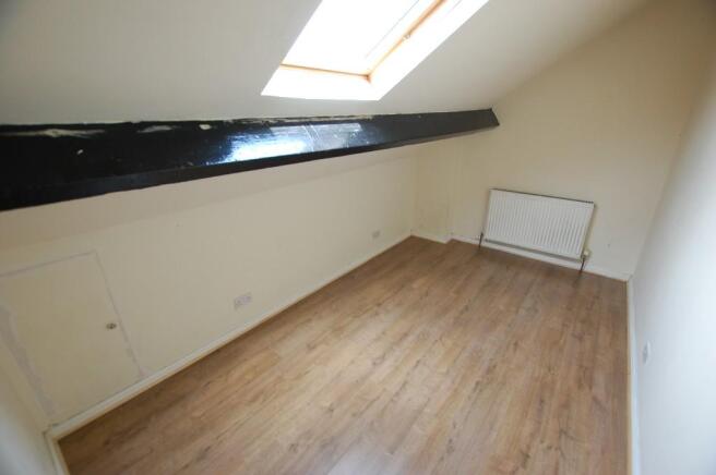 3 bed Flat to rent Image 6