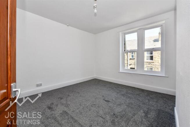 3 bed Terraced to rent Image 7