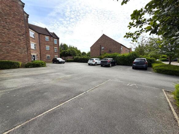 1 bed Apartment for sale Image 12