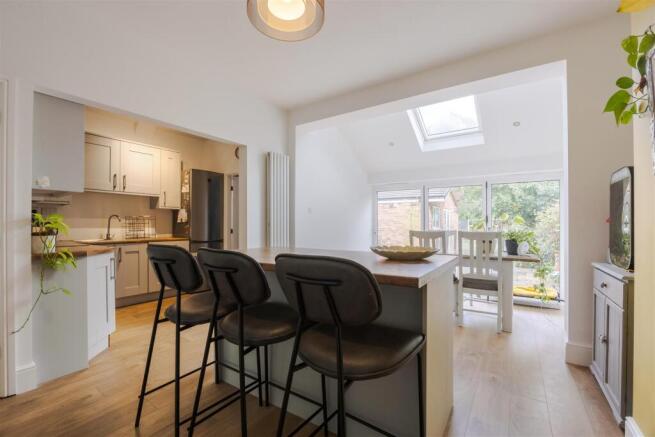 Kitchen dining room