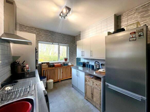 3 bed Semi-Detached for sale Image 6