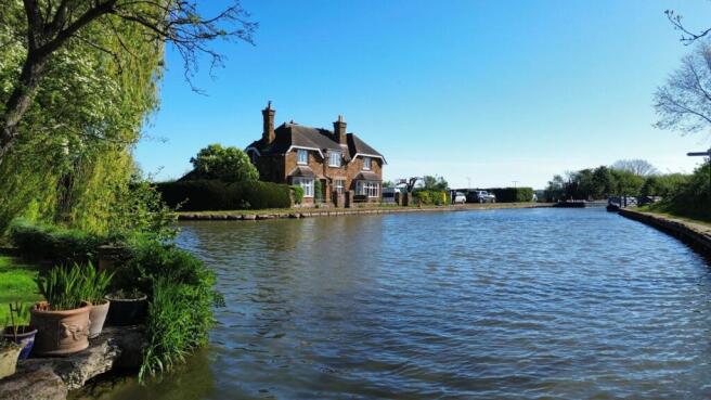 Long Buckby Wharf