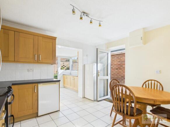 Covey Way EweMove Mildenhall Kitchen 3