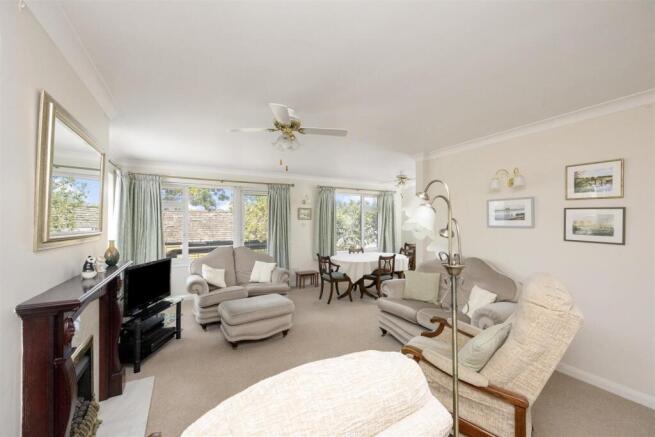 Sitting/Dining Room