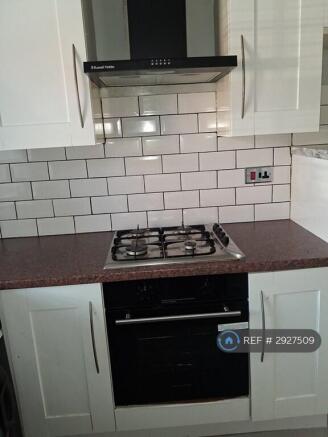 3 bed Semi-Detached to rent Image 8