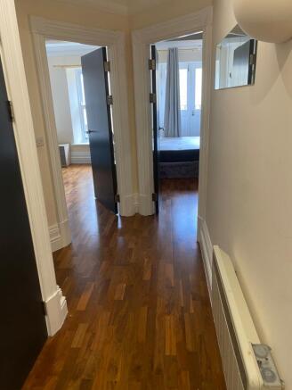 2 bed Apartment to rent Image 12