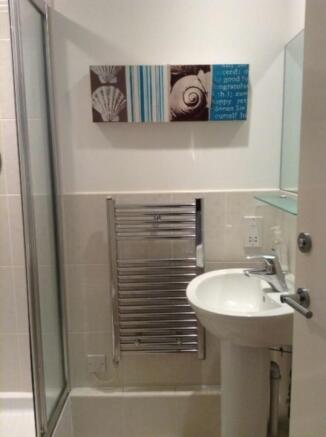 EN SUITE SHOWER ROOM