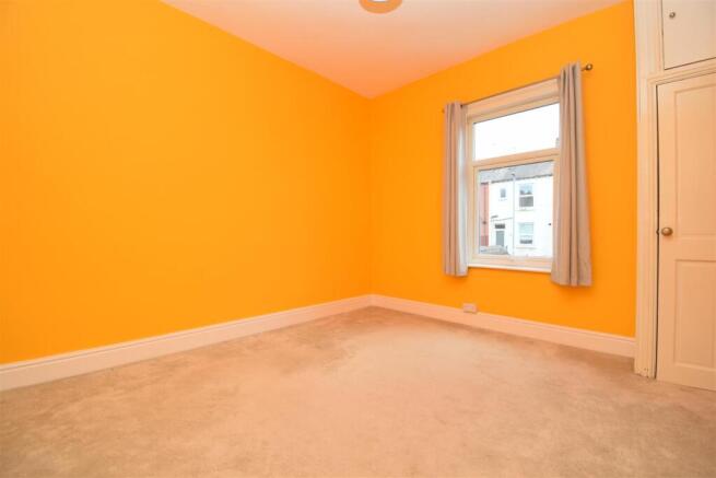 2 bed Terraced to rent Image 11