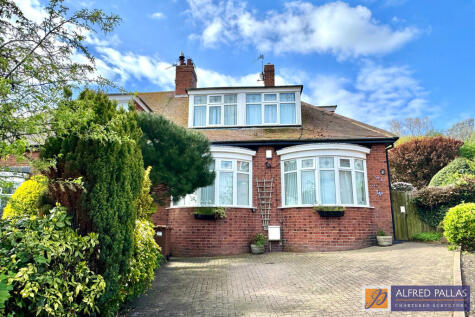 Cairns Square, Fulwell