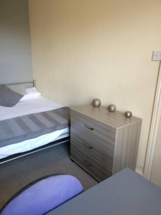 5 bed House Share to rent Image 6