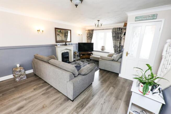 3 bed Semi-Detached for sale Image 5
