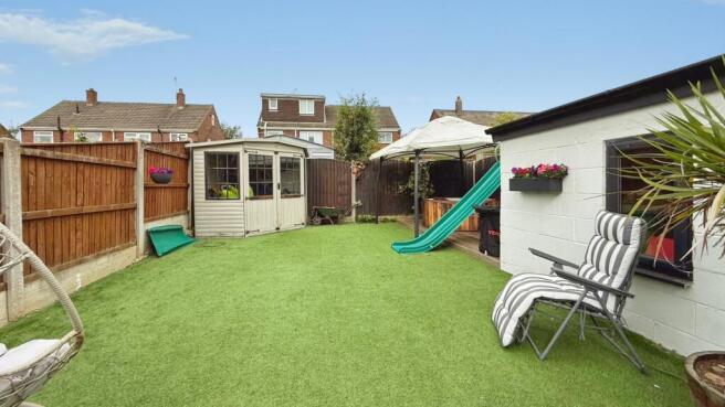 3 bed Semi-Detached for sale Image 11