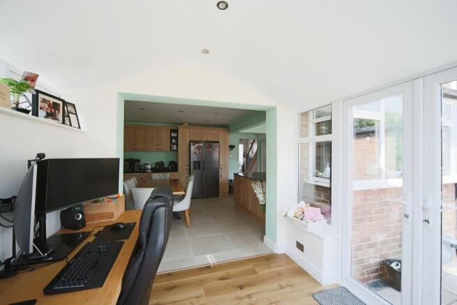 Snug/ Home Office