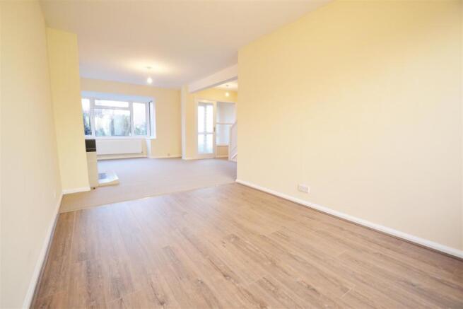 Dining Area1.jpg