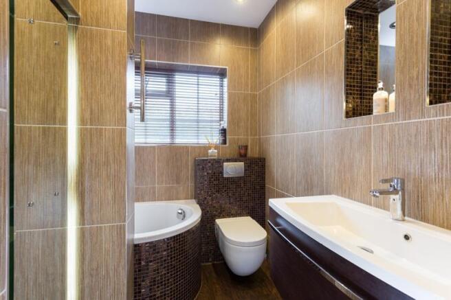 Main bathroom