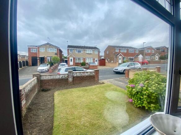 3 bed Detached to rent Image 9