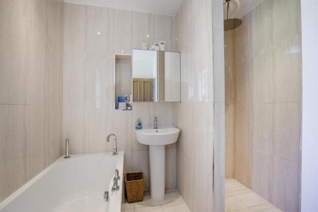 19 Jubilee Road Bathroom.jpg