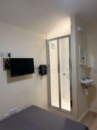 1 bed Town House to rent Image 11
