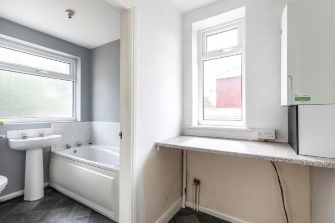3 bed Semi-Detached for sale Image 10