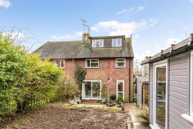 17 Hereward Way1.jpg