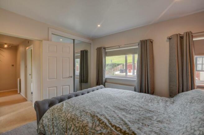 BEDROOM 1_2.jpg