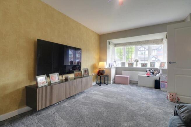 4 bed Detached for sale Image 5