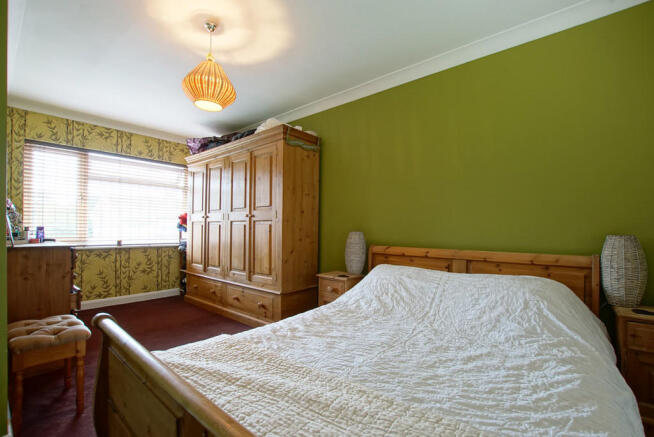 Master Bedroom - ...