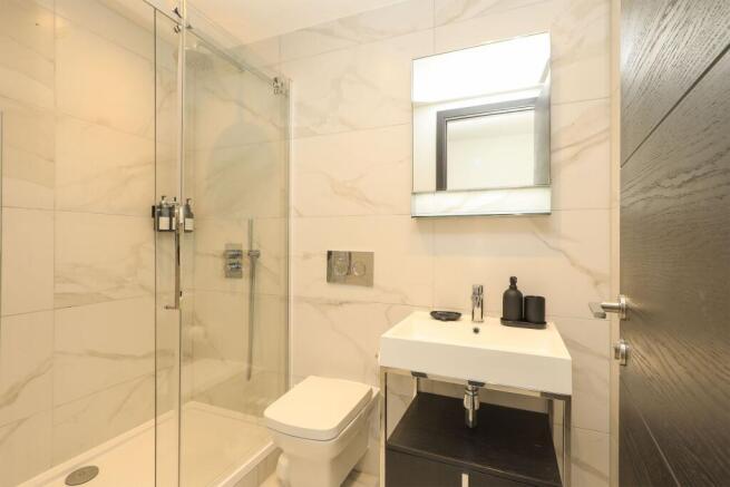 2 bed Apartment to rent Image 12