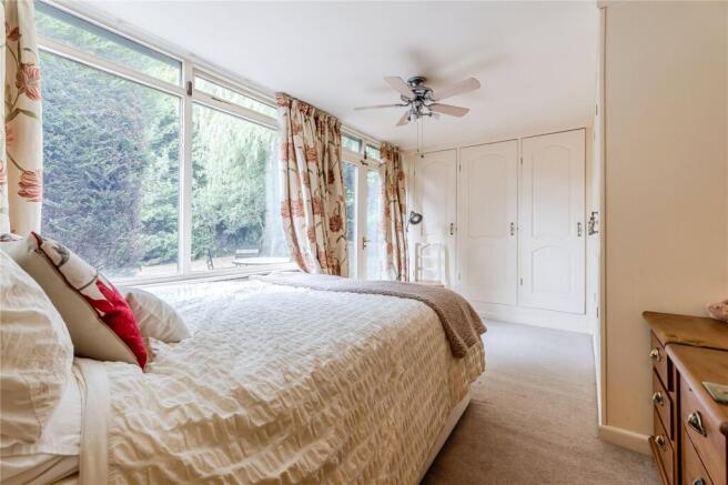 4 bed Semi-Detached for sale Image 6