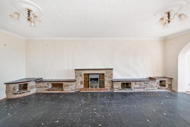 OPEN PLAN LIVING/DINING