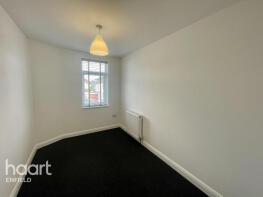 26b, Devonshire Road, London N9 8NE