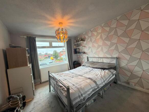 4 bed Detached for sale Image 11