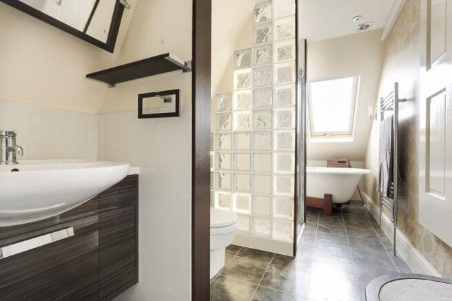 En-suite bathroom