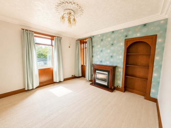 1 Briarbank, Back Road, Locharbriggs, Dumfries, DG