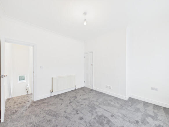 2 bed Terraced to rent Image 12