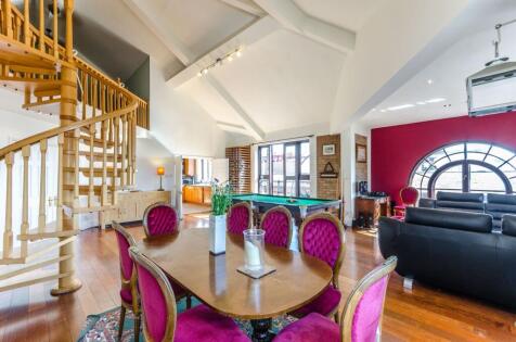 The Highway, Wapping, London, E1W