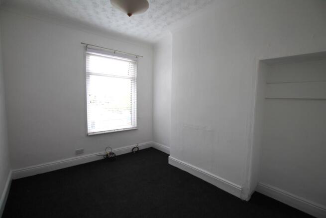 3 bed Terraced to rent Image 12