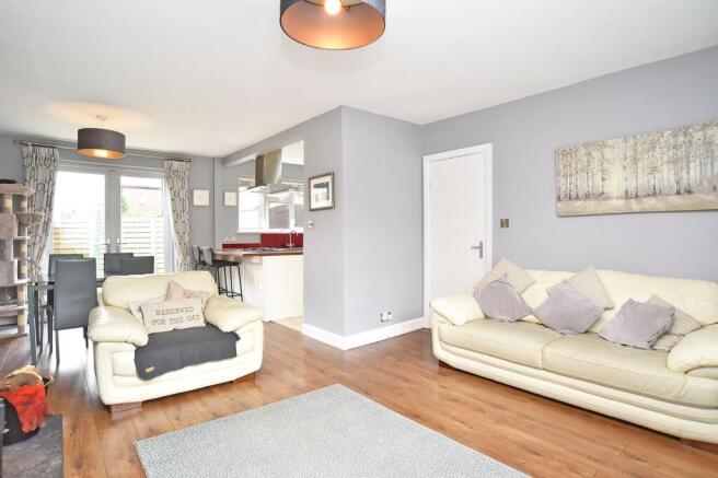 3 bed Semi-Detached for sale Image 6