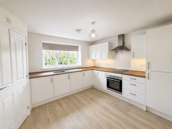 3 bed Terraced for sale Image 2