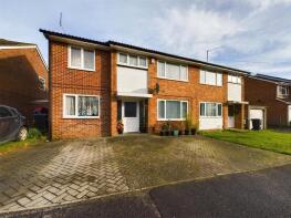 16, Ferndale Avenue, Calcot, Reading RG30 3NQ