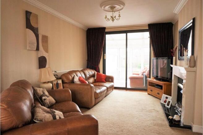 Lounge/Dining Room