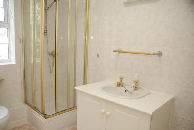 Family Bathroom.JPG