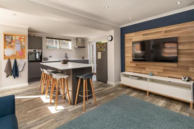 15 The Spinney (4).jpg